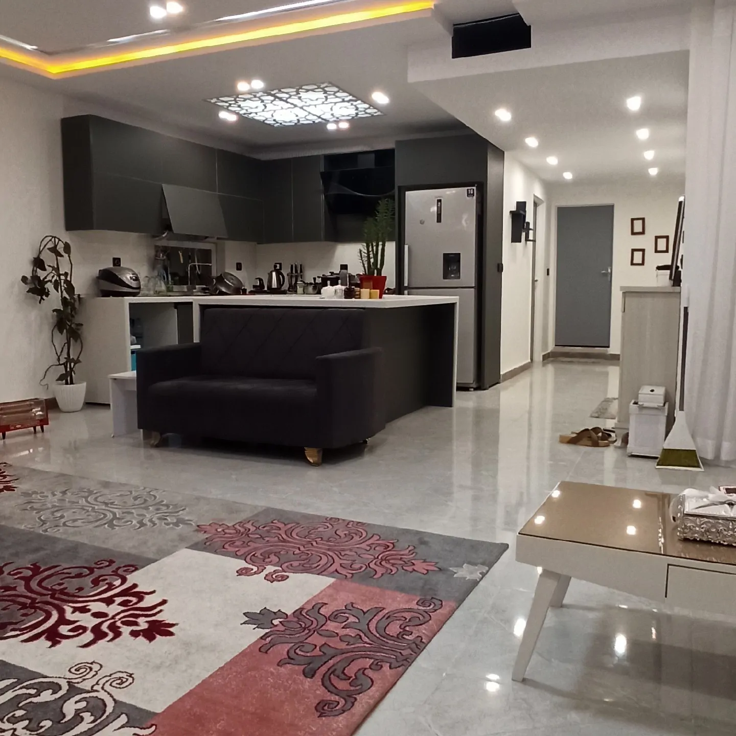 استخردار آبگرم لنا