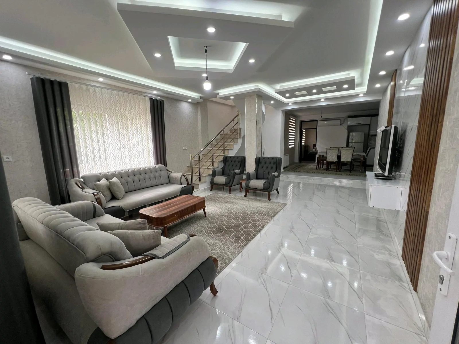 دوبلکس اقاقیا