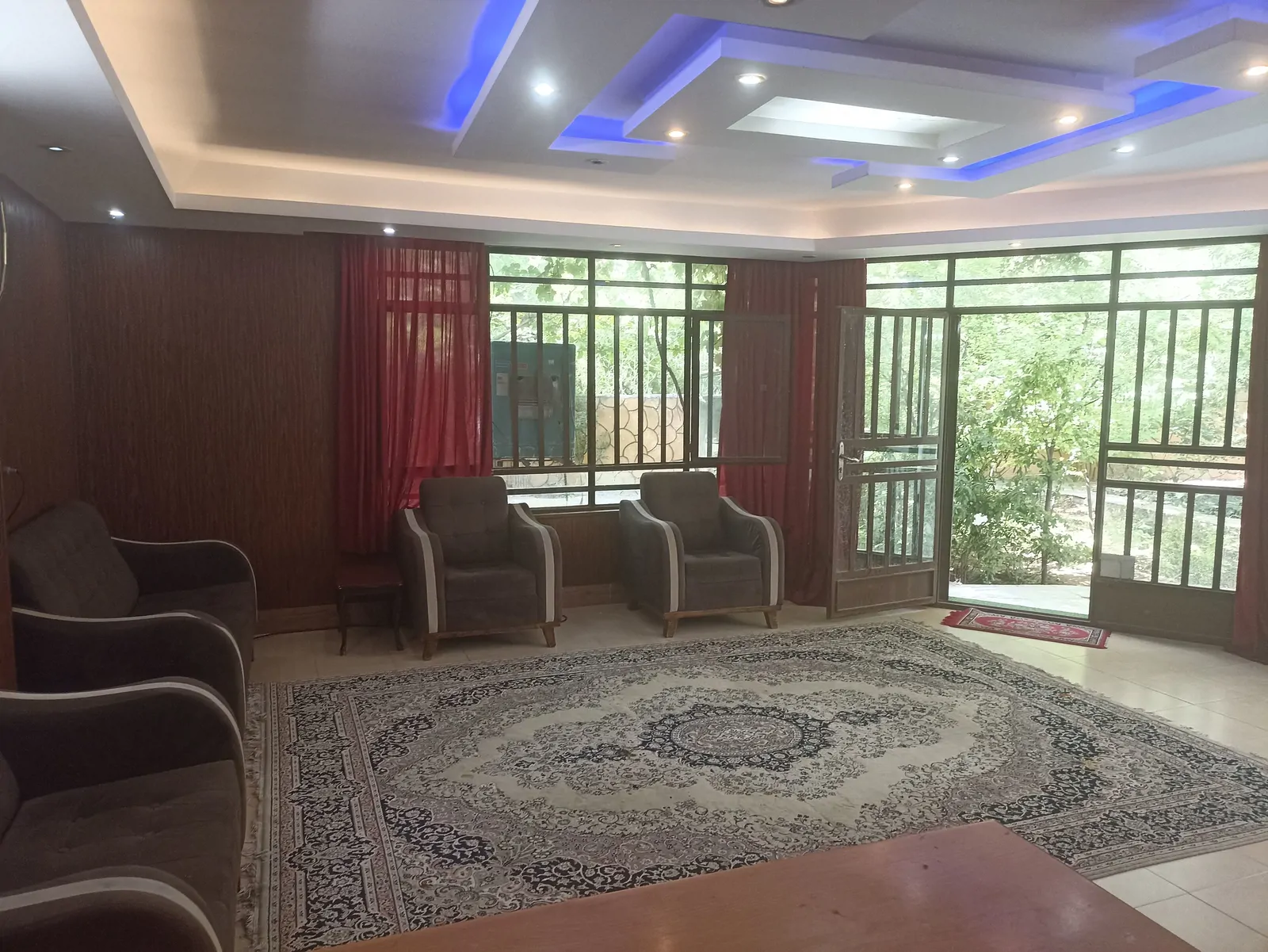 استخردار آبگرم اقاقیا