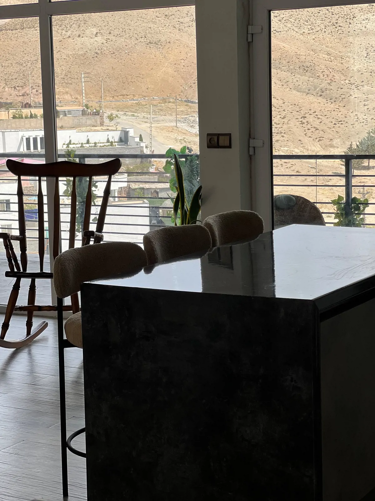 استخردار سرپوشیده آبگرم آوین