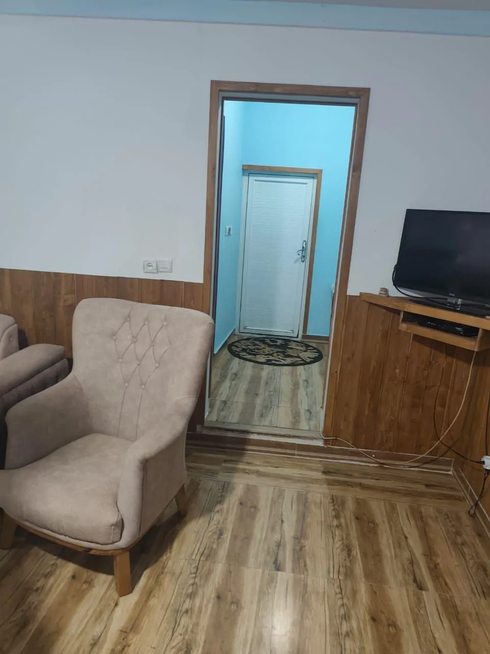 استخردار آبگرم جنگلی آریانفر با بیلیارد