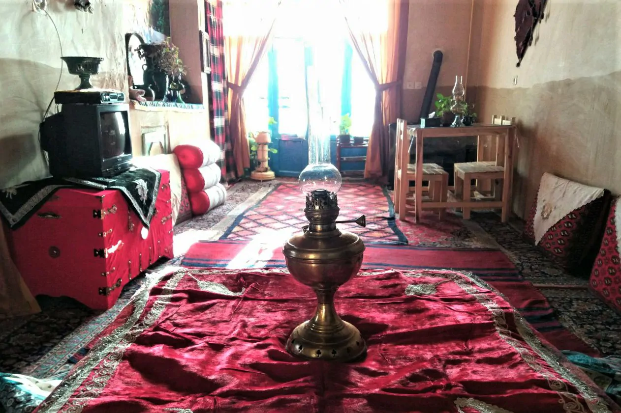 ترلان (اتاق 1)