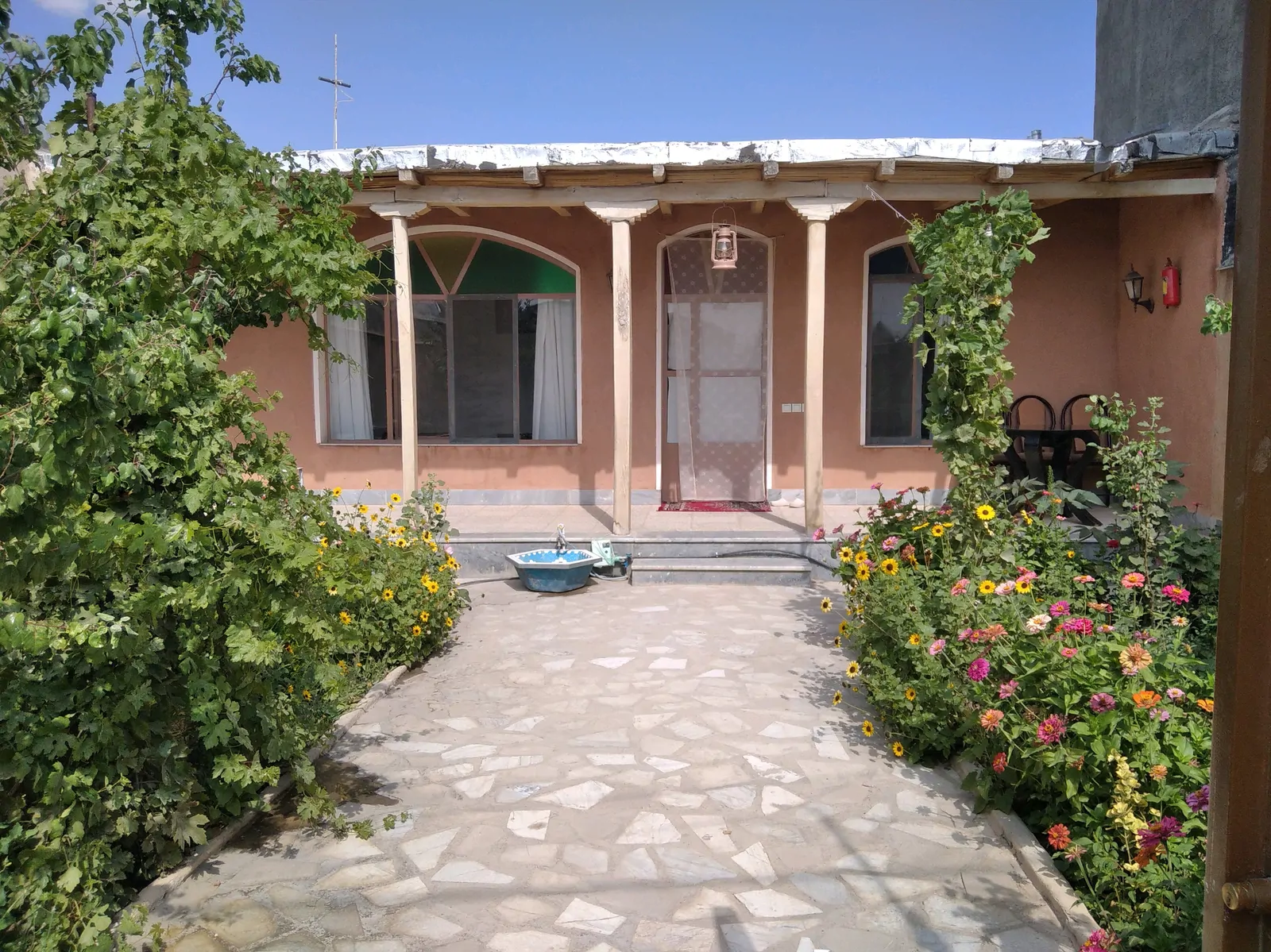 سنتی حکیم الهی