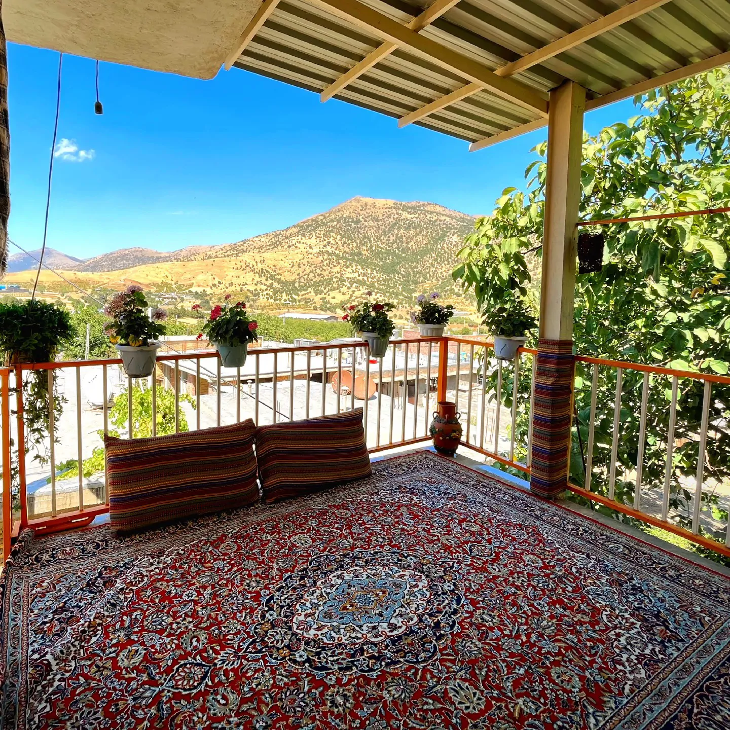 تراس شمعدونی ها