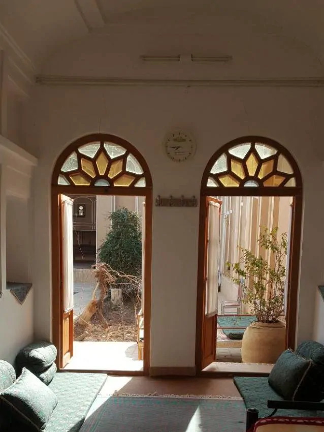 عطار(اتاق سرو)
