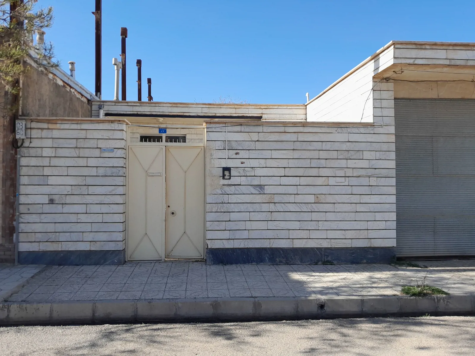ویلایی نورآبی