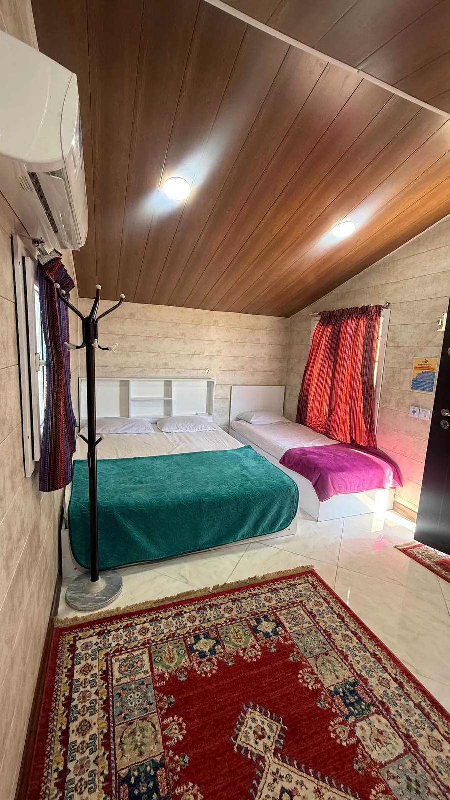 بومگردی ورجی (ساحل) با صبحانه رایگان