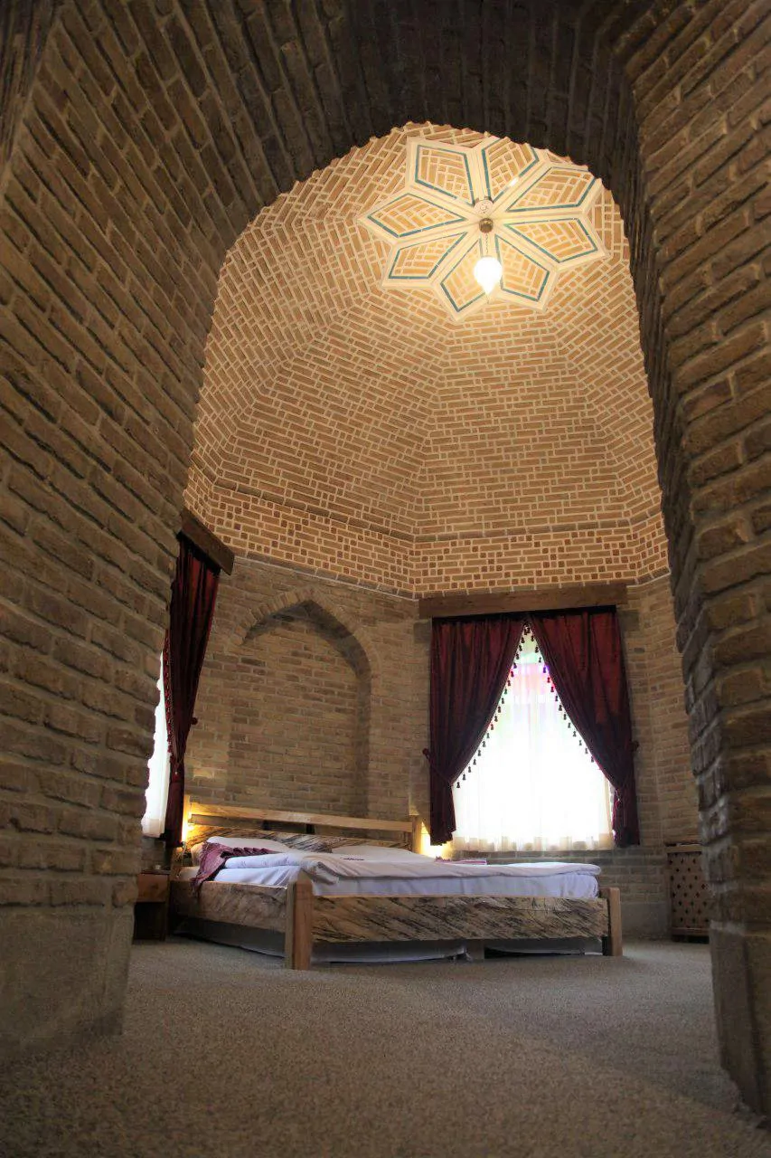 هتل کاروانسرای یام (پنج تخته VIP)