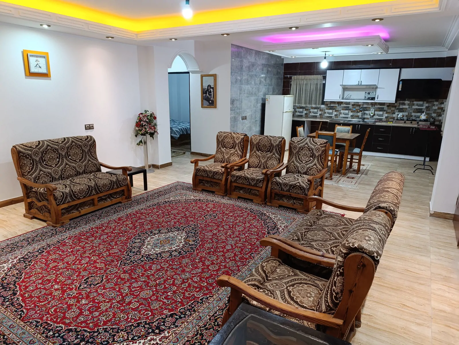 مبله آراد (طبقه اول) نزدیک دریا