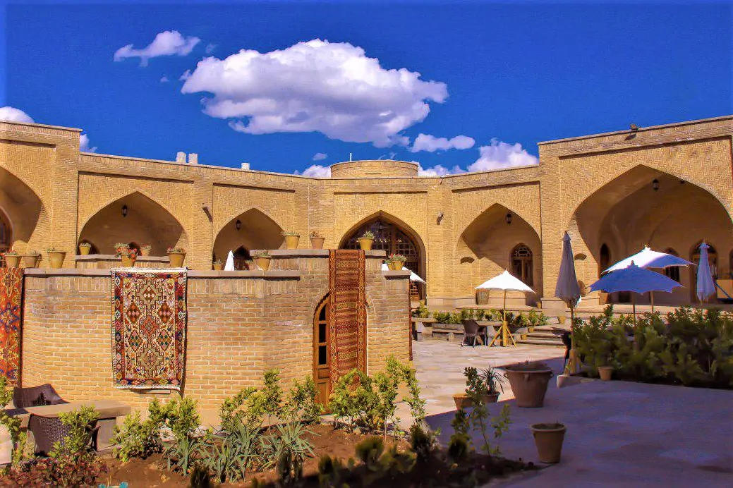 هتل کاروانسرای یام (پنج تخته VIP)
