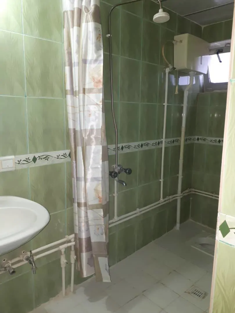 قائم اتاق 215
