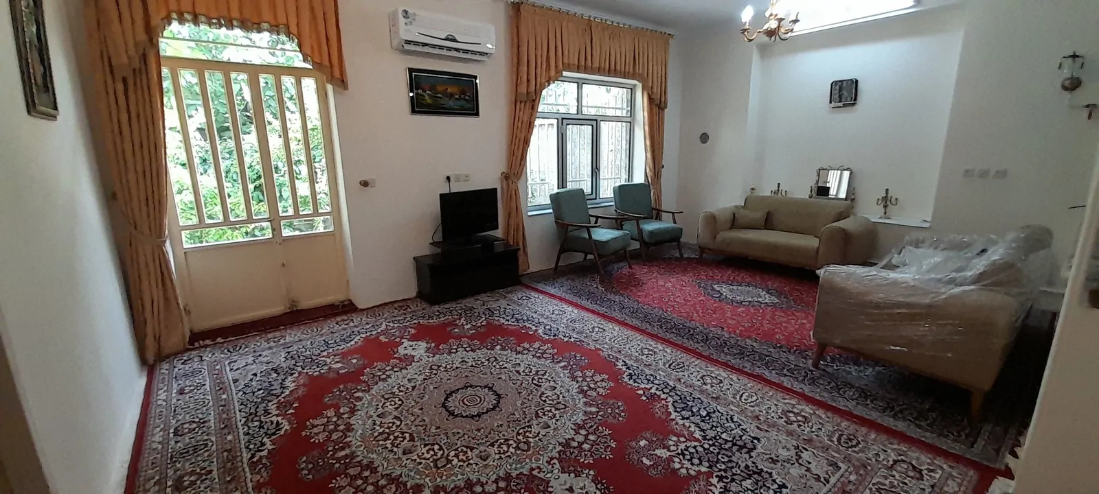 ویلایی نورآبی