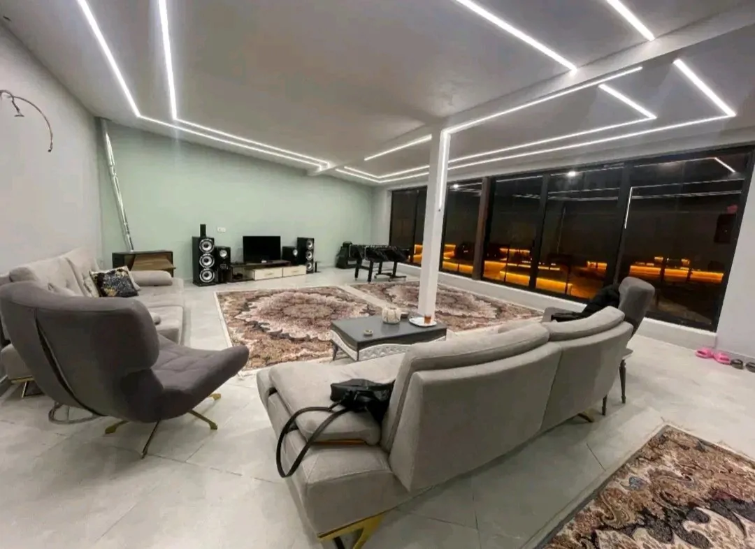 استخردار آبسرد مینیمال با فوتبال دستی