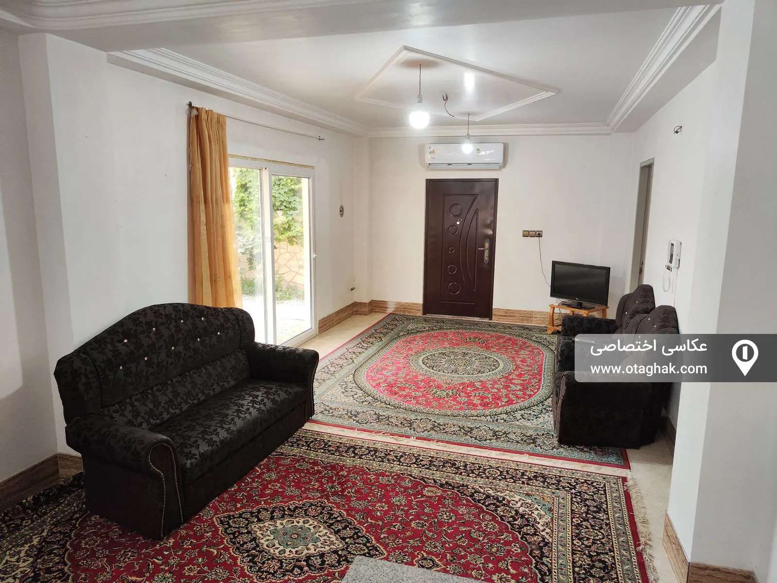 سرو نزدیک دریا