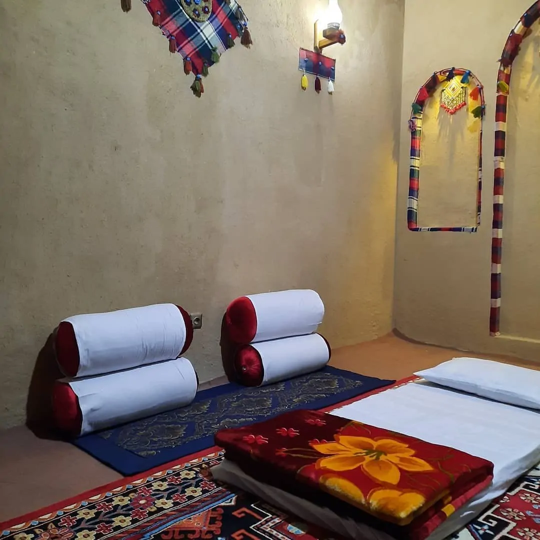 دهکده مخملکوه (4نفر)