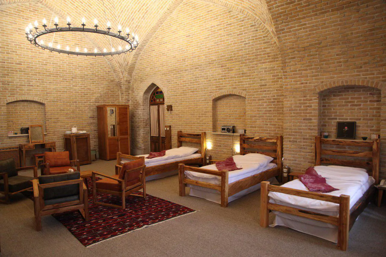 هتل کاروانسرای یام (پنج تخته VIP)