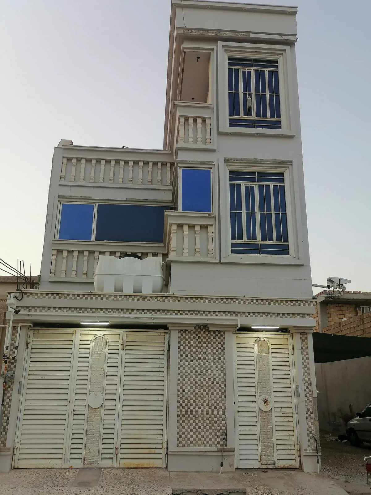 ویلایی نیایش