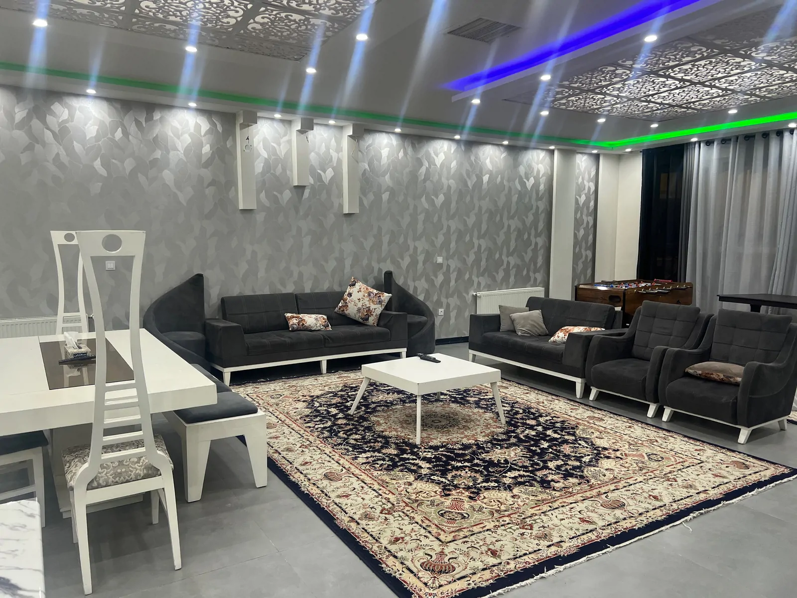 استخردار آبگرم دیان با فوتبال دستی