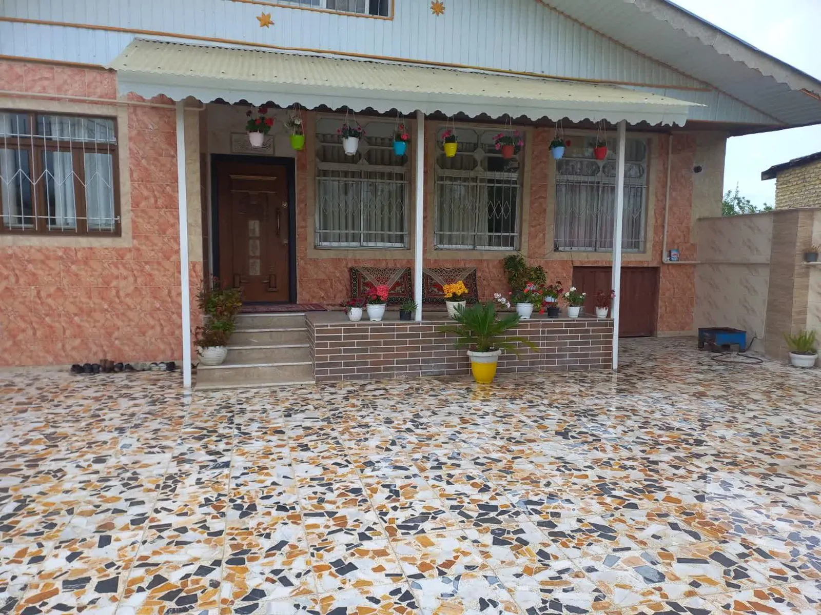 یگانه