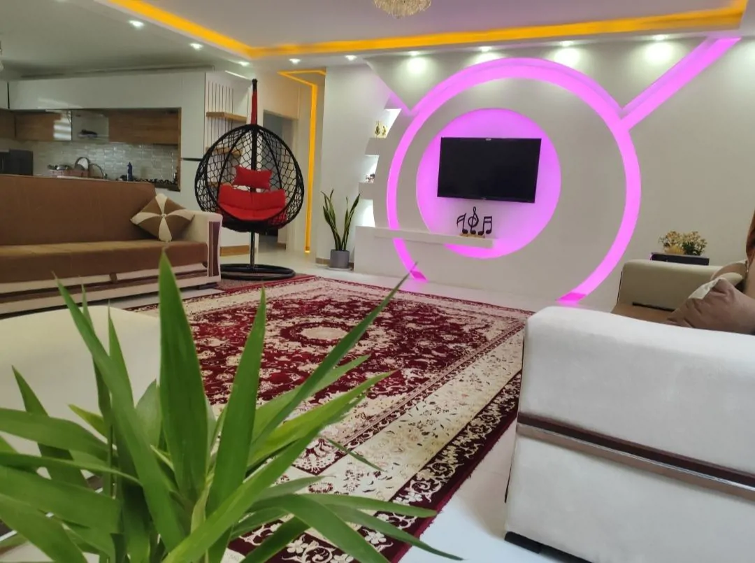 کریمی در نزدیکی غار علیصدر