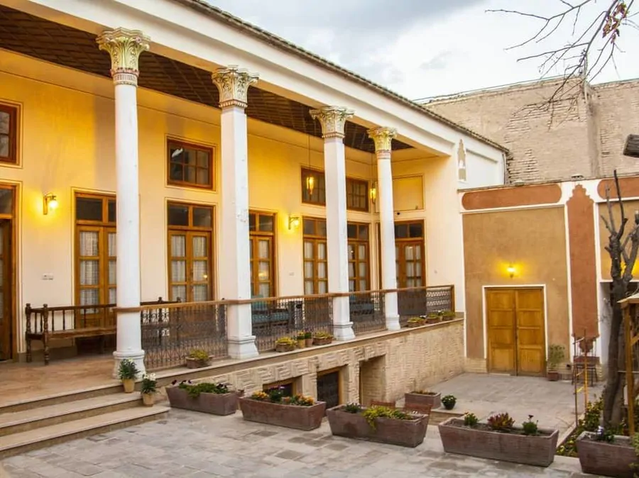 تصویر ۱ - هتل سنتی میدان کوچک (اتاق تسیرانی) در  اصفهان