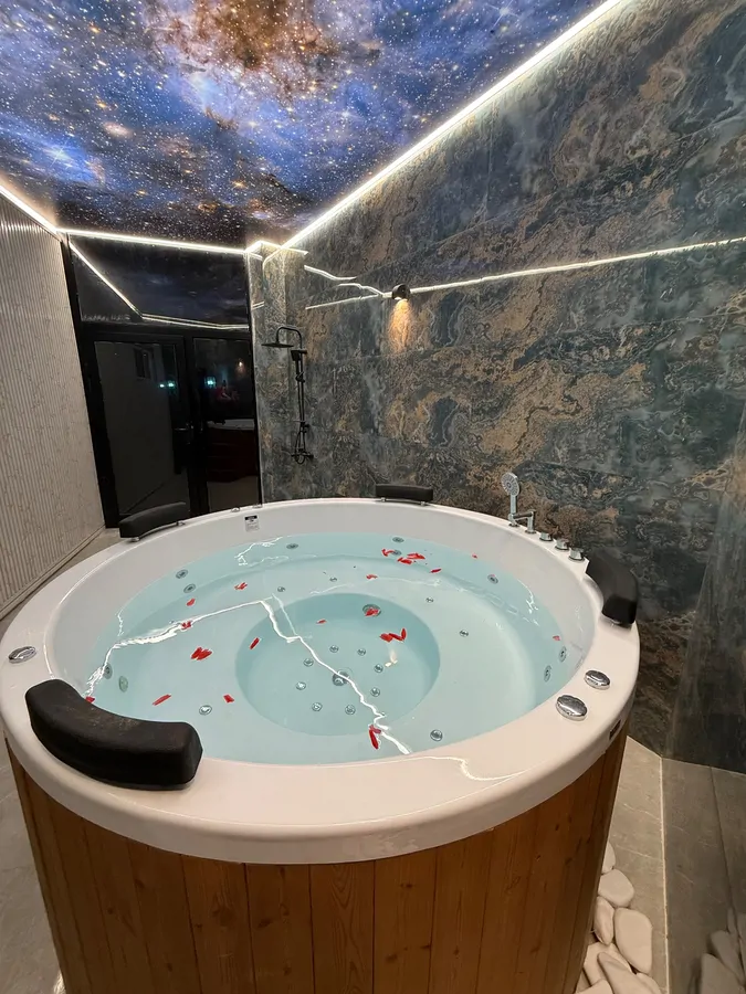 تصویر ۱ - ویلا ویکتوریا با جکوزی در آمل