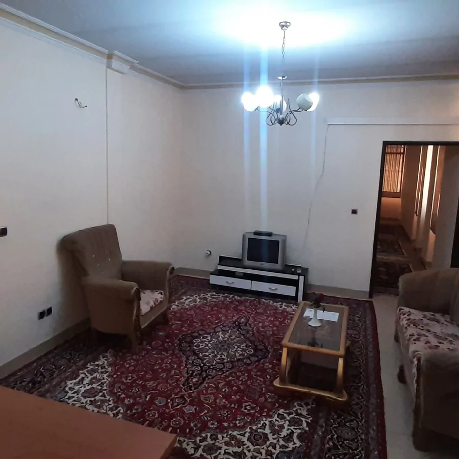 تصویر ۱ - آپارتمان  مبله (یاس ۱) در میدان انقلاب در  تهران