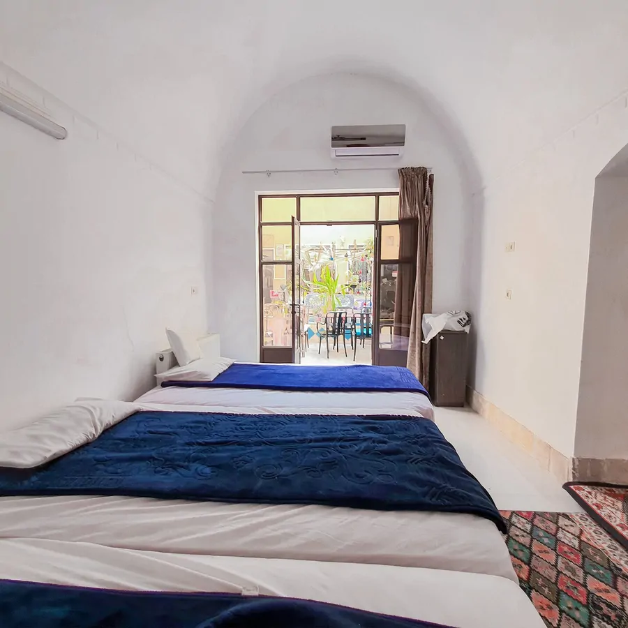 تصویر ۱ - اقامتگاه بوم‌گردی خانه صفا(اتاق 106 سه تخته vip) در  یزد