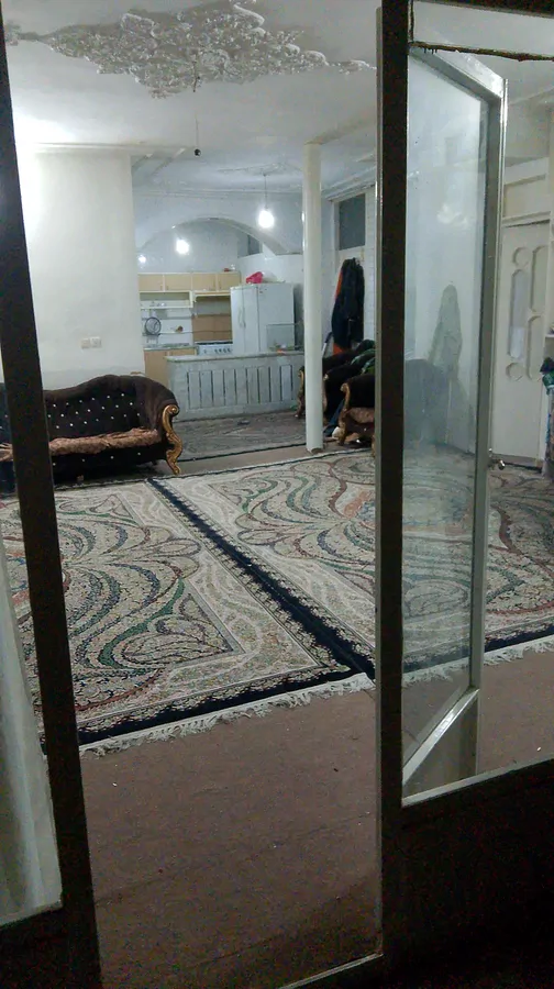 تصویر ۱ - خانه کنار خیابان اصلی ودسترسی به همه نقاط دیدنی شهر در  اصفهان