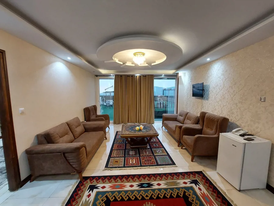 تصویر ۱ - اقامتگاه بومگردی عمارت کبریا (اتاق ۱) با صبحانه رایگان در شیرگاه