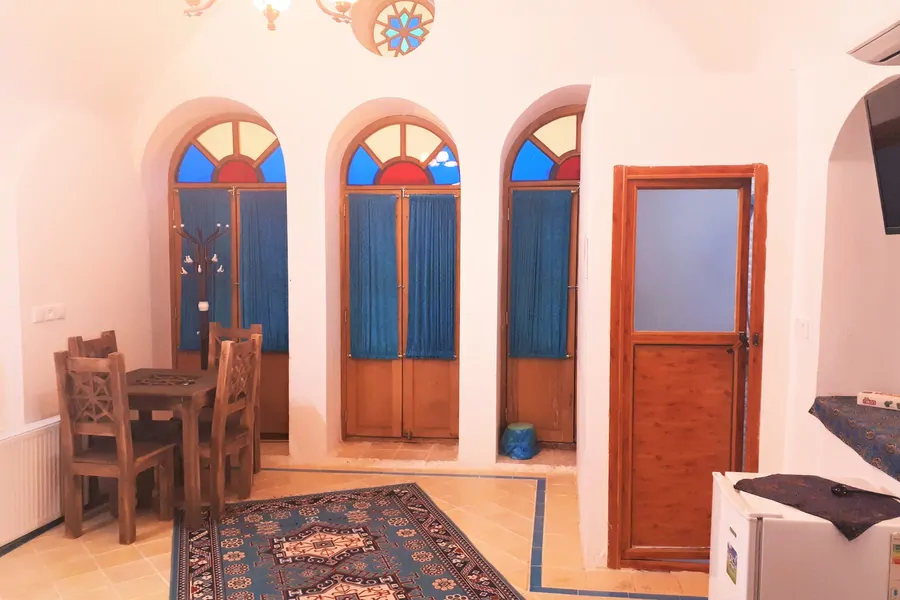 تصویر ۱ - هتل سنتی خادمی (اتاق 3 تخته) در  کاشان