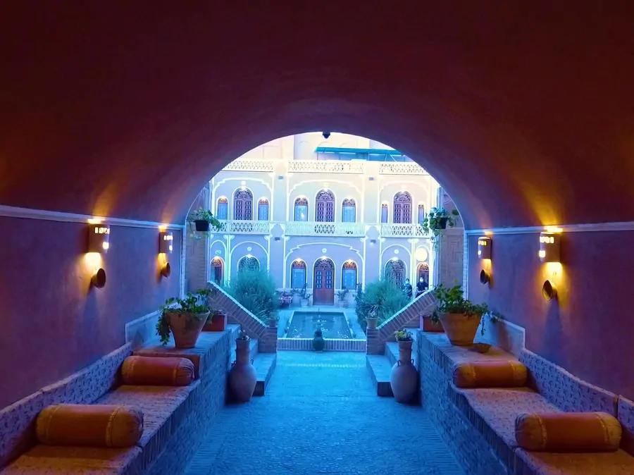 تصویر ۱ - هتل سنتی  مشیر (اتاق ۲ تخته دبل) در  یزد