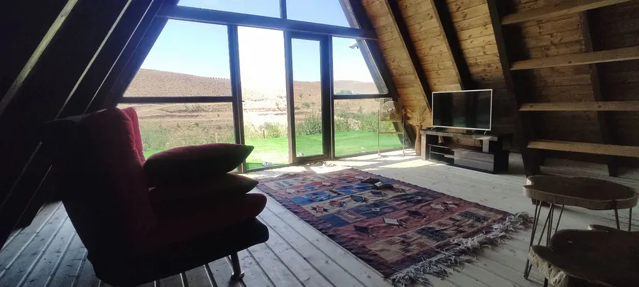 تصویر ۱ - کلبه کلبه سویسی با جکوزی در  سمیرم