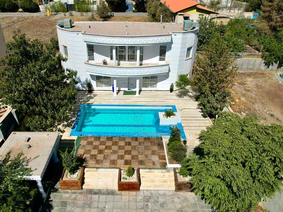 تصویر ۱ - ویلا استخردار آبگرم عمارت تادو با بیلیارد در  کردان