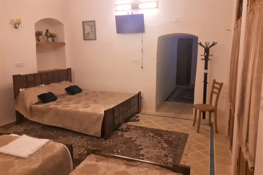 تصویر ۱ - هتل سنتی خادمی (اتاق 5 تخته) در  کاشان