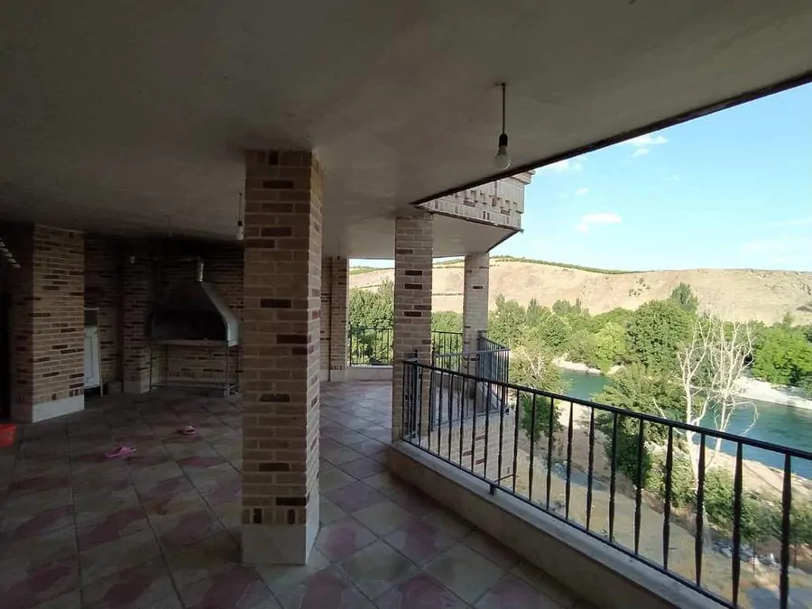 تصویر ۱ - آپارتمان سنتی چهل ایوان زاینده رود(طبقه دوم) در  سامان