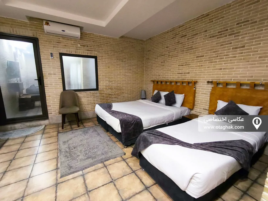 تصویر ۱ - هتل سنتی عمارت هفت دری (آذر بانو 107) در شیراز