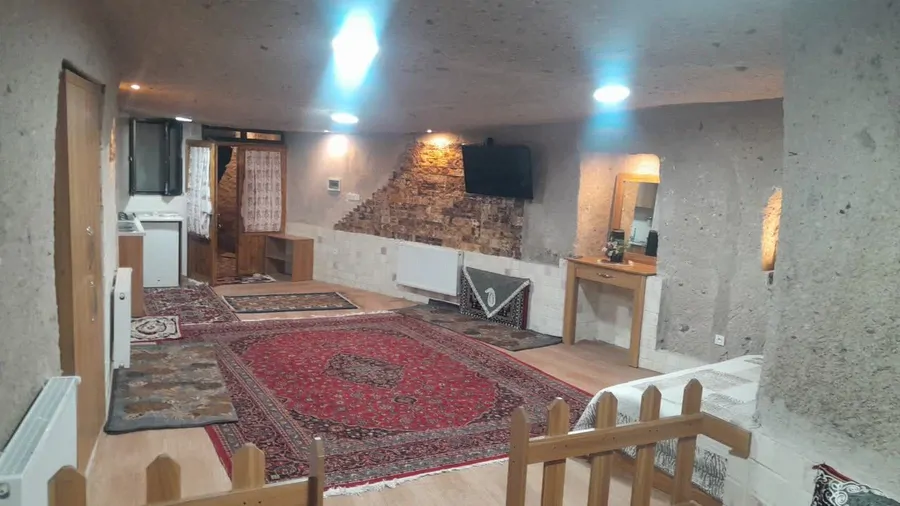 تصویر ۱ - سوییت صخره ای آتا بالا در  کندوان