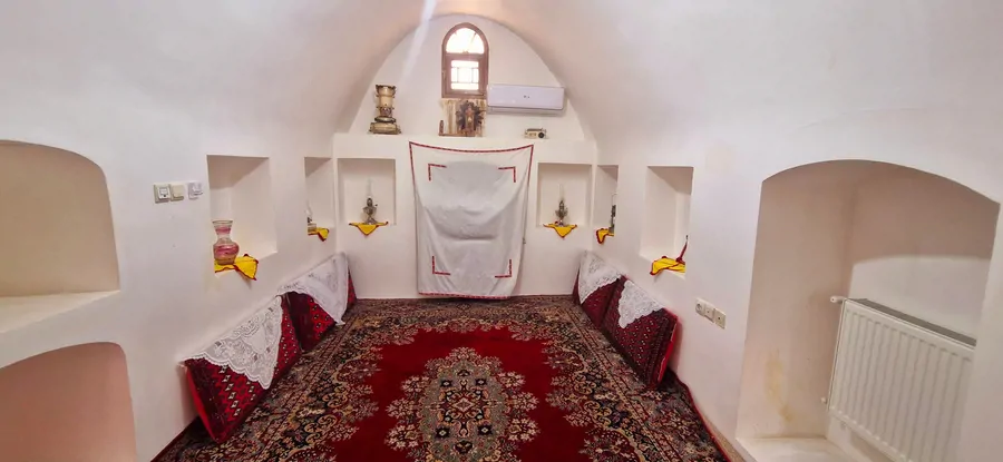 تصویر ۱ - اقامتگاه بوم‌گردی دژگلی (اتاق تیتیس) در  سمنان