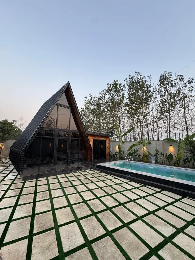 تصویر ۱ - کلبه سوییسی استخردار آبگرم اِروس در  انزلی