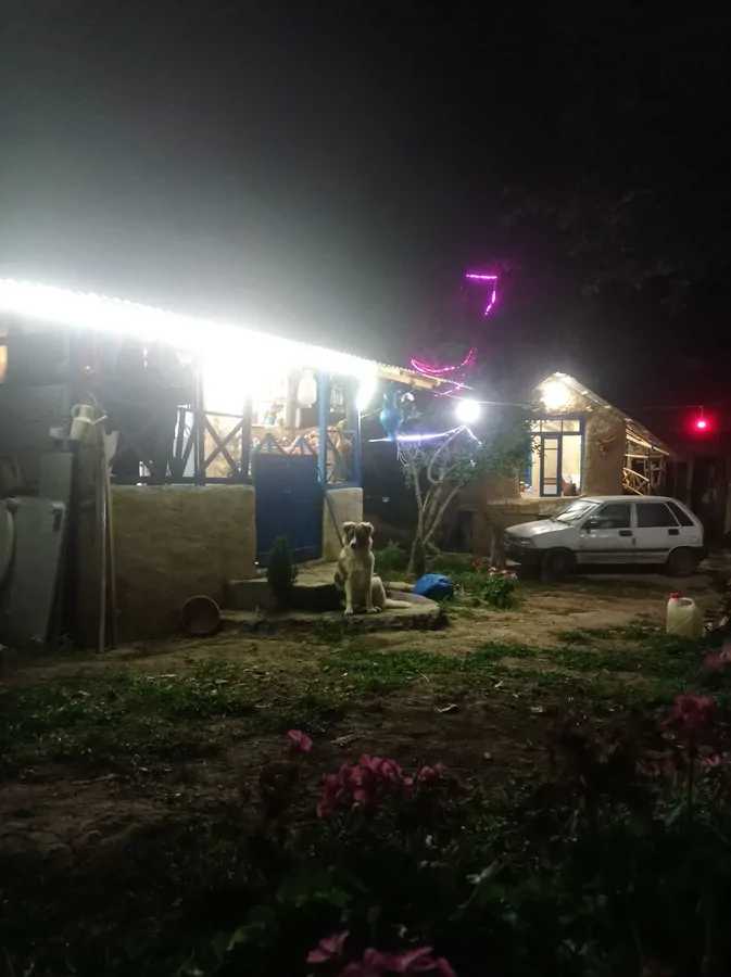 تصویر ۱ - کلبه اقامتگاه و بومگردی فانوس در شهسوار
