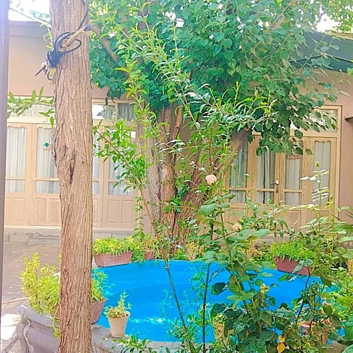 تصویر ۱ - هتل سنتی بیتوته(رز) در  اصفهان