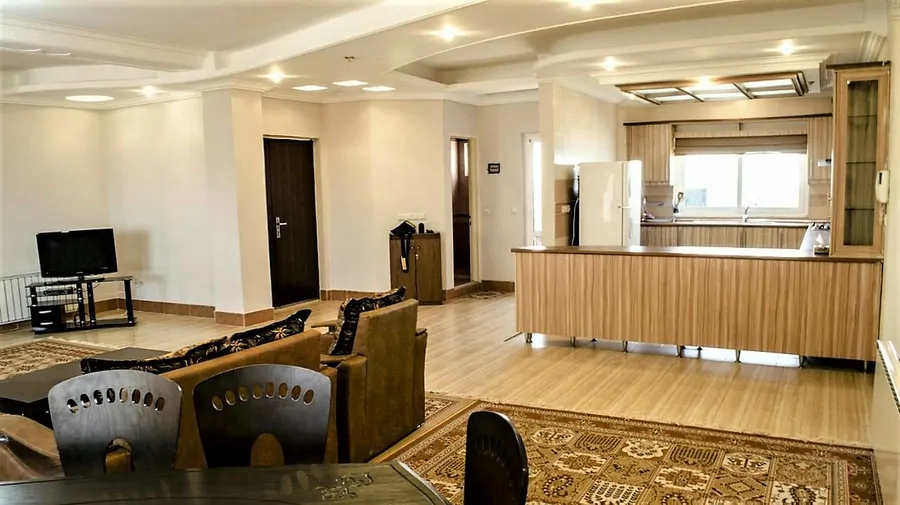 تصویر ۱ - آپارتمان اباذریان (میدان فیضیه) در  نور