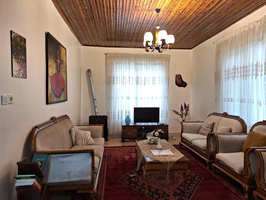تصویر ۱ - اقامتگاه بومگردی آویشار (واحد شمس تبریزی) در اسالم