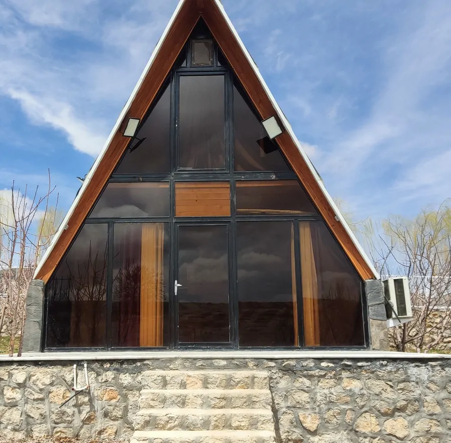 تصویر ۱ - کلبه سوئیسی ایل (1) در  سمیرم