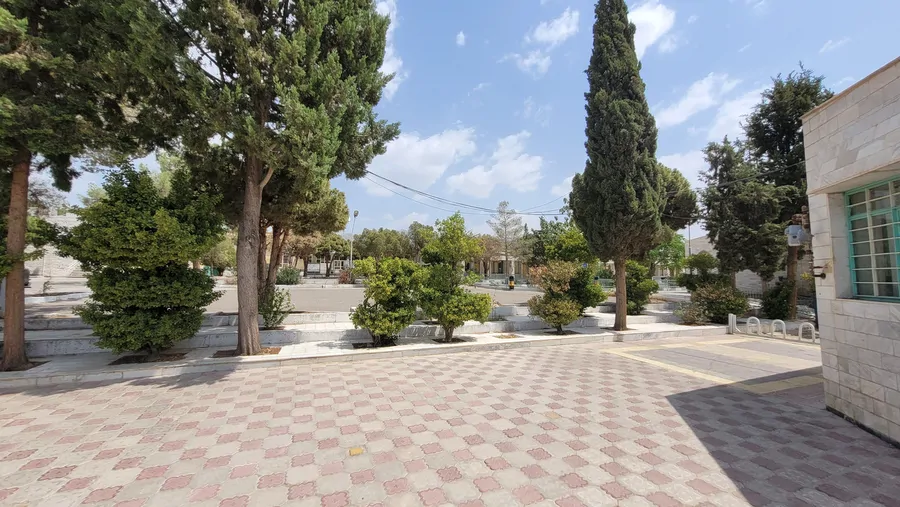 تصویر ۱ - مهمانسرا مجتمع اقامتی رفاهی امامزاده سیدمرتضی(ع) در  کاشمر