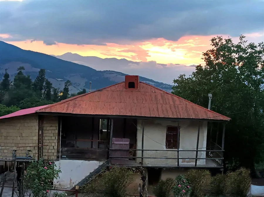 تصویر ۱ - کلبه کلبه ی ترنج در رستم آباد