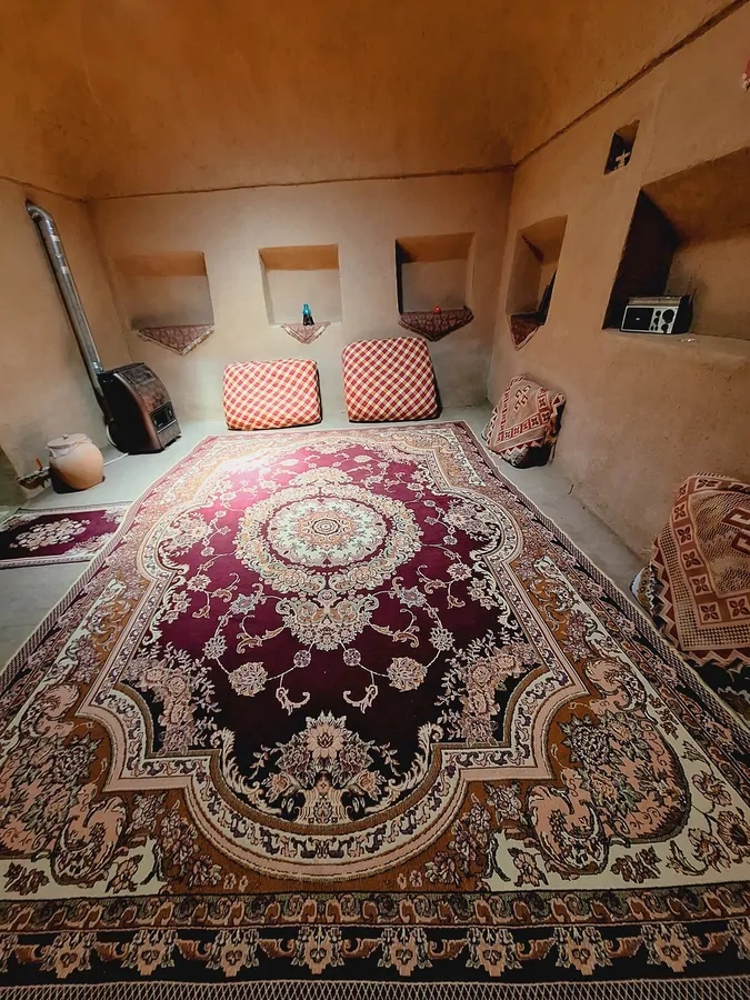 تصویر ۱ - اقامتگاه بومگردی وانیا(اتاق زمین) در میبد