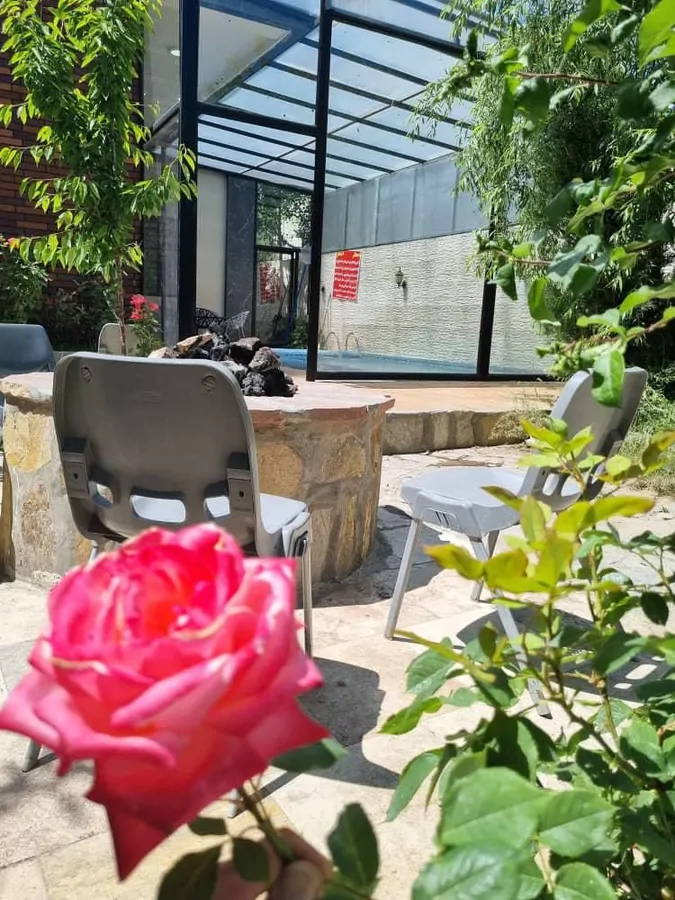 تصویر ۱ - ویلا ویلای زیبای سایه در  چهارباغ