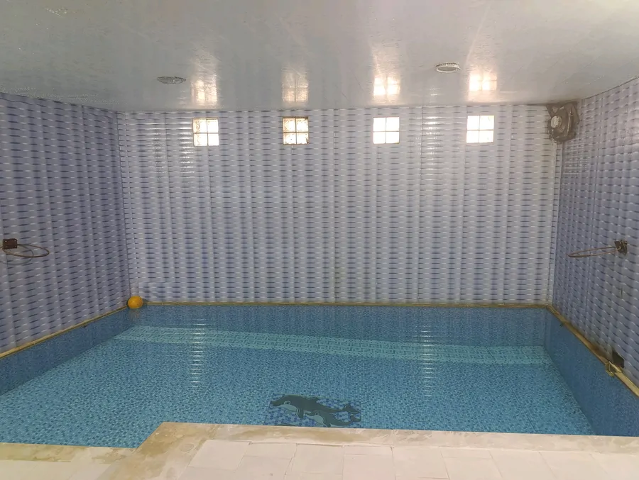 تصویر ۱ - خانه استخردار آبگرم جاهد با فوتبال دستی در محمودآباد
